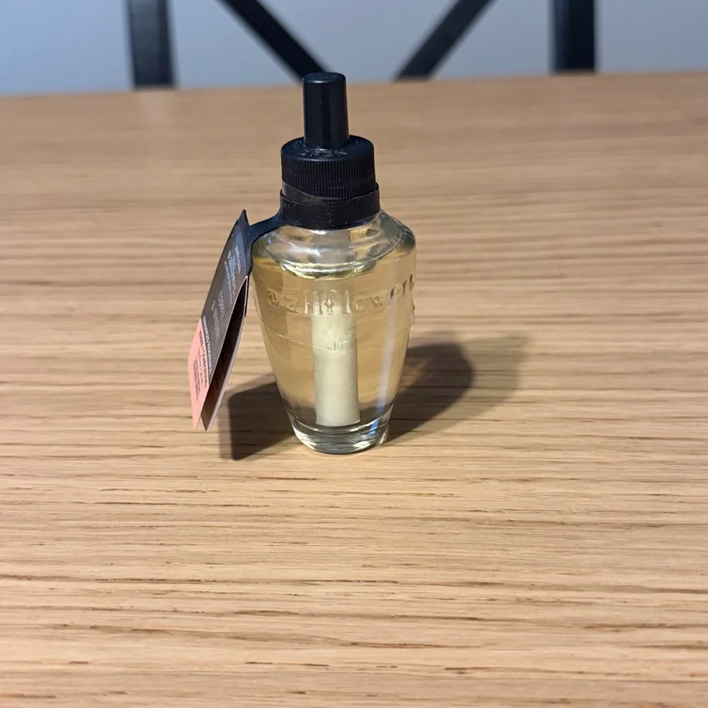 Bath & Body Works Wallflower Refill. Coffee &  Whiskey. - Picture 2 of 5